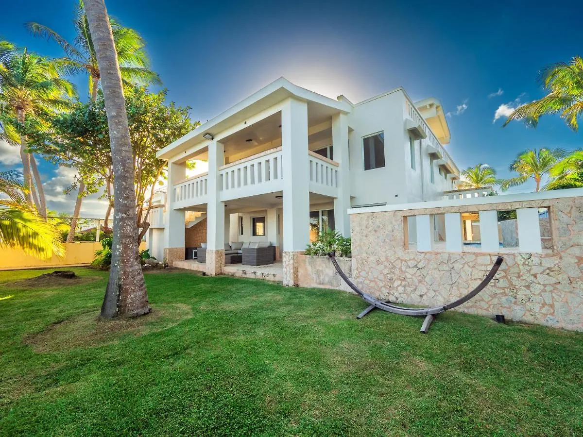Newly Renovated 8 Bedroom Ocean Front Villa With Pool Rio Grande