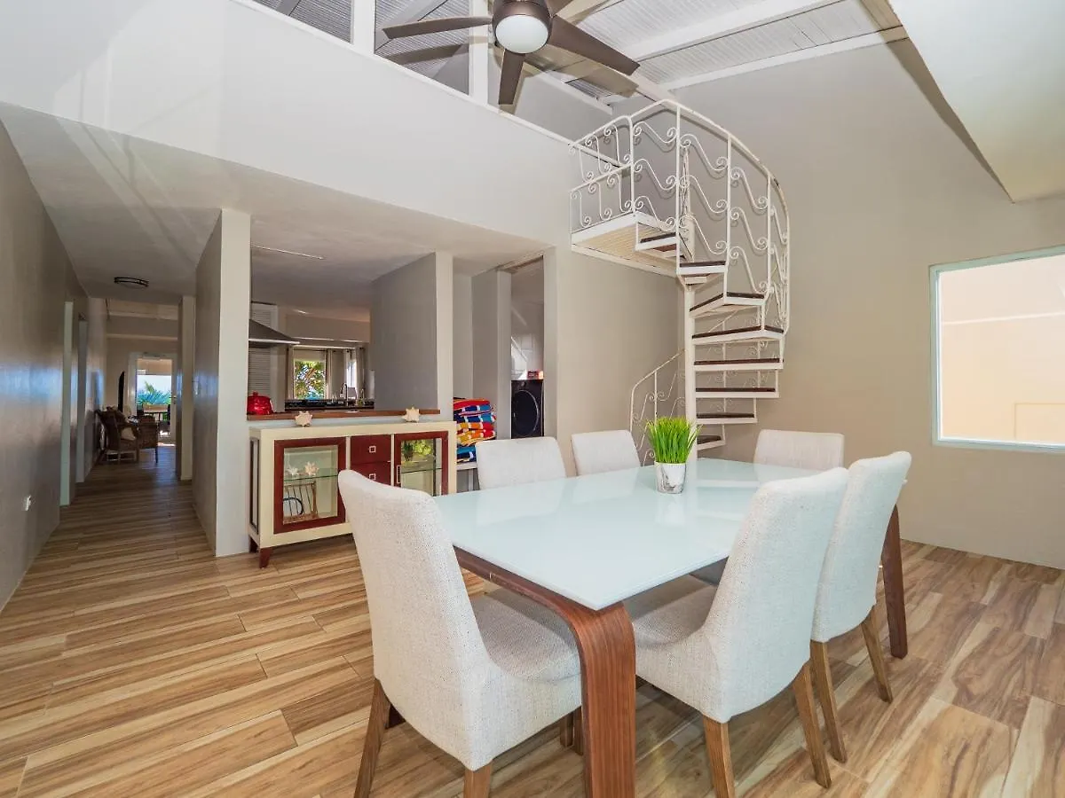 Newly Renovated 8 Bedroom Ocean Front Villa With Pool Rio Grande 0*,  Porto Rico